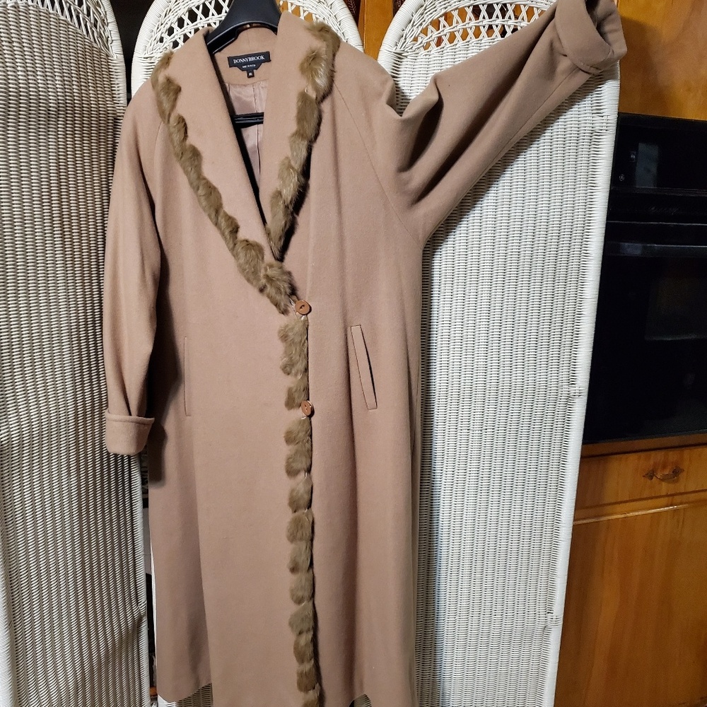 Coat - Picture 4 of 6
